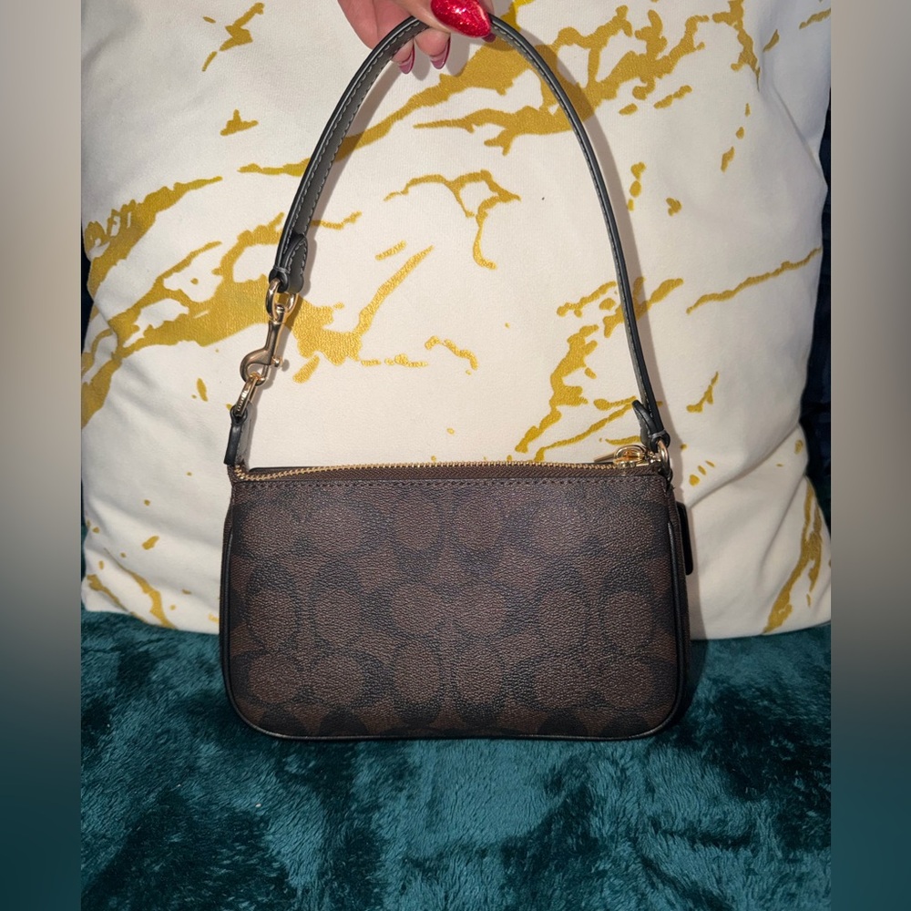 Coach Nolita 19 in Signature Canvas Bag NWOT - Picture 3 of 9